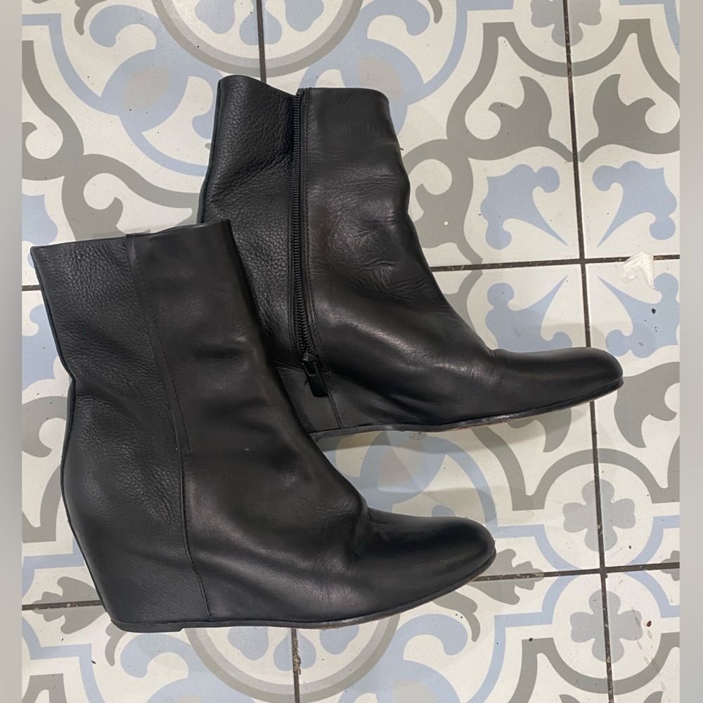 Vince big wedge leather boots